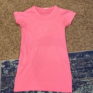 Lululemon swiftly tech short sleeve